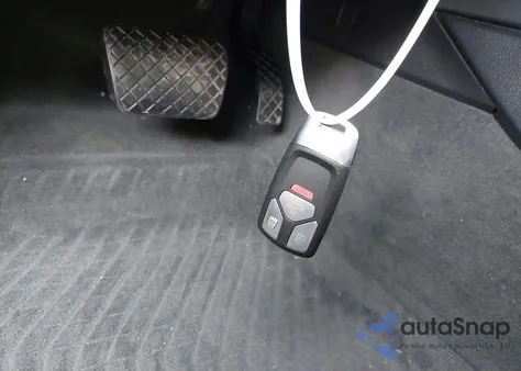 2019 Audi A4 45 Premium z USA, uszkodzony, nr VIN WAUENAF47KN014343